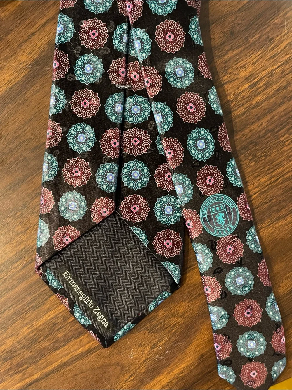 Ermenegildo Zegna Black Medallion Silk Tie - Made in Italy - EUC - 59.5” Long